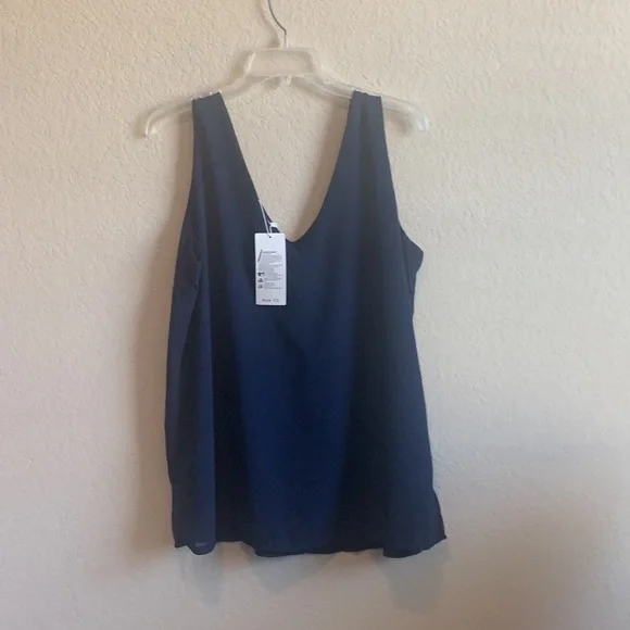 NWT Alice Co. Sheer Sleeveless Blouse - Picture 2 of 7
